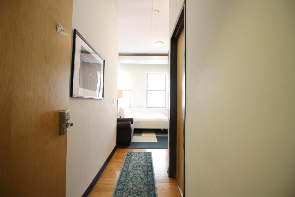 Deluxe Queen Studio interior